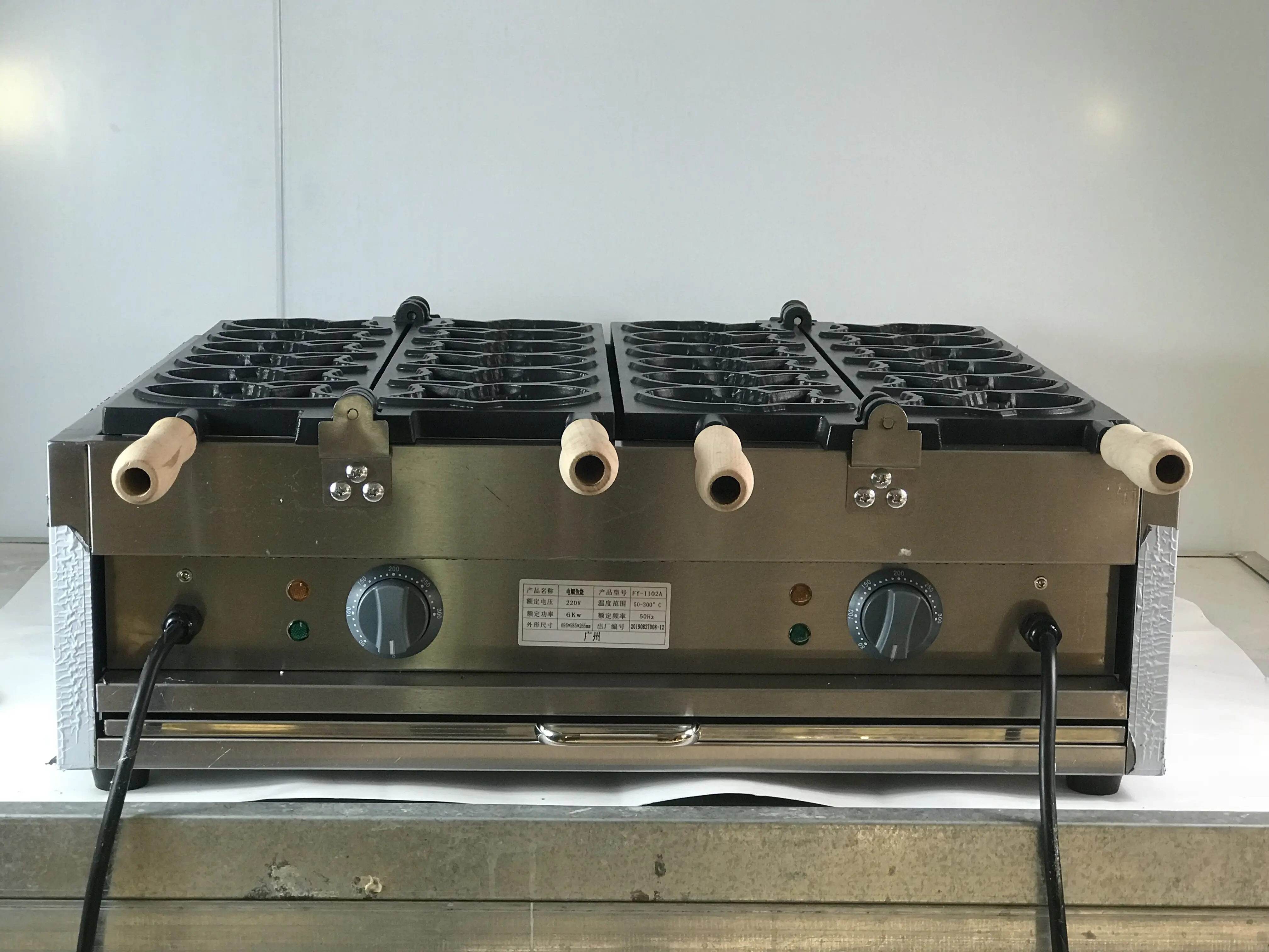 ใช้ในเชิงพาณิชย์ 12 ชิ้นเครื่องทําวาฟเฟิลปลาไฟฟ้าเครื่องไทยากิ