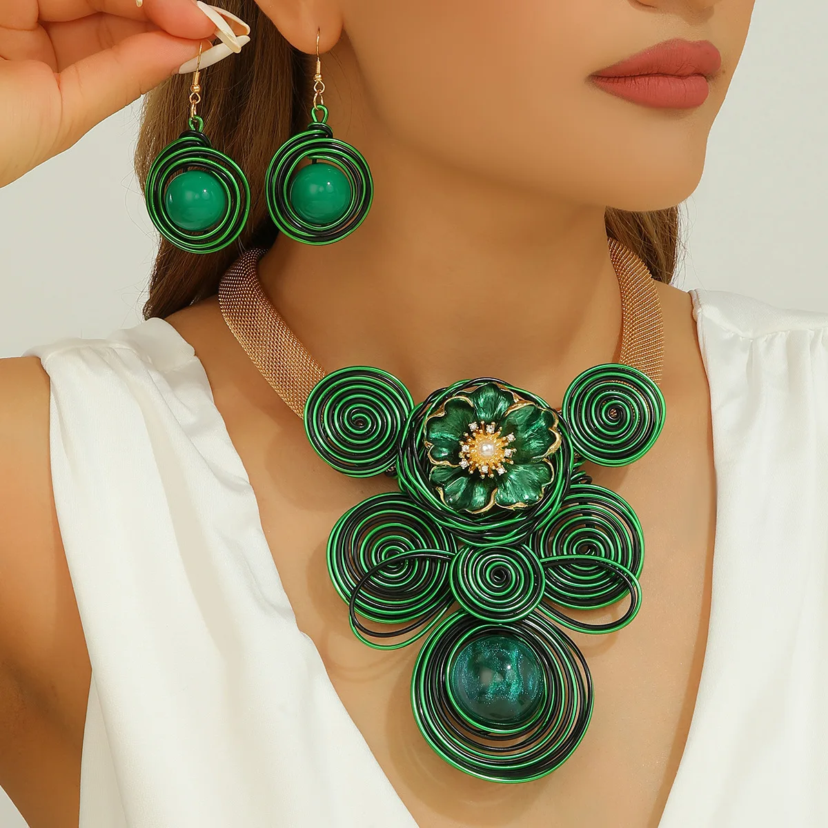 

Смелый комплект ювелирных изделий ручной работы, ожерелье с цветком, серьги, вечерние эффектные аксессуары для женщин, модное элегантное банкетное ожерелье