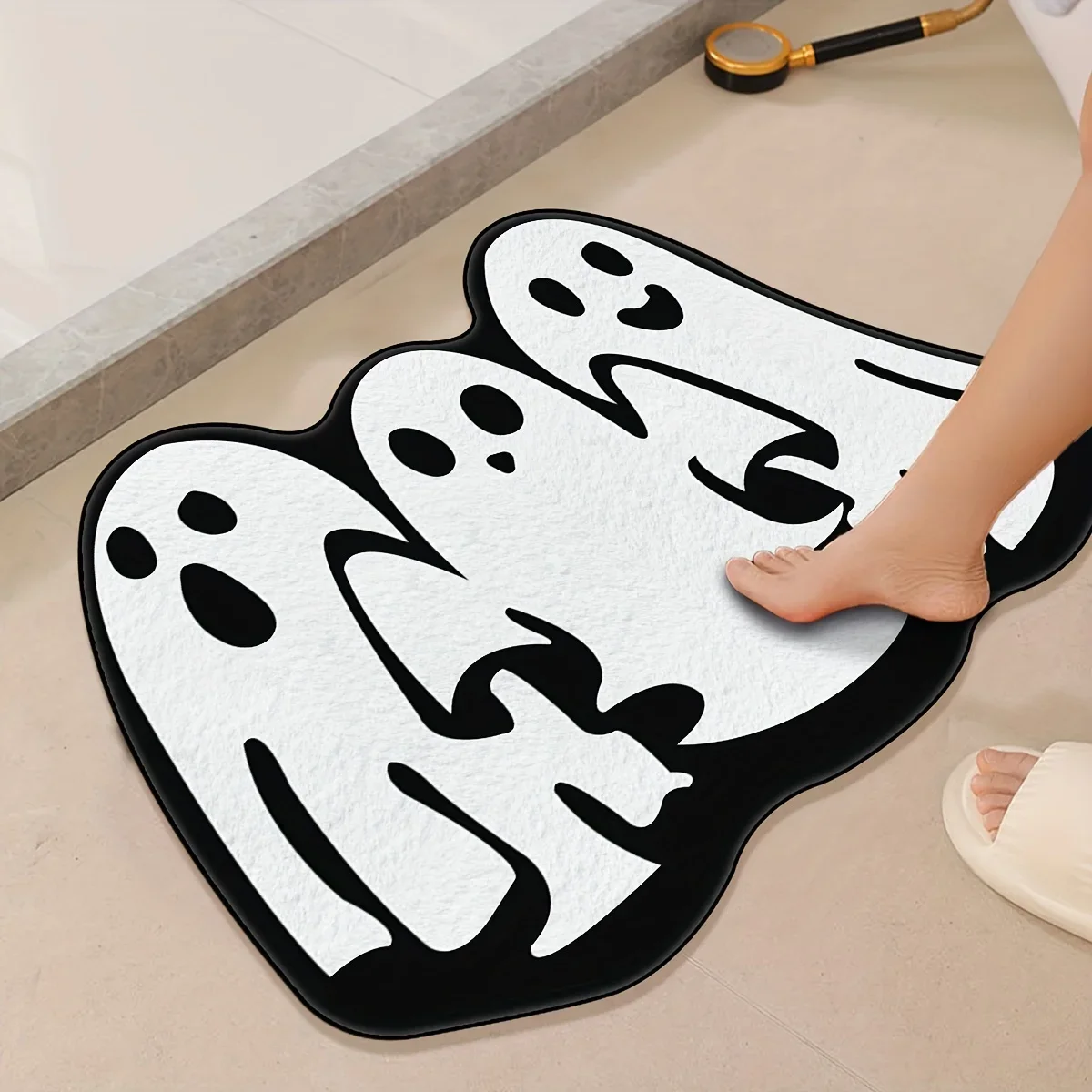 Halloween Holiday Bathroom Carpet with 3 Cute Ghosts, Waterproof and Easy To Clean, Suitable for Bathroom Doors and Bathtubs