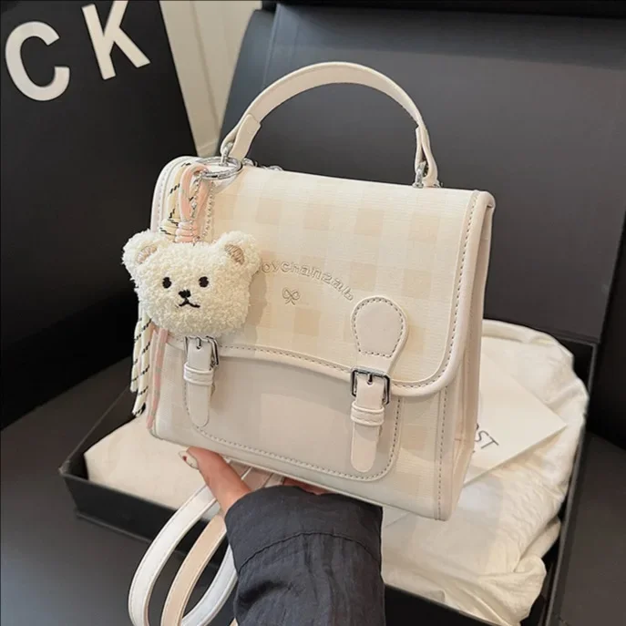 2025 Новая легкая роскошная клетчатая сумка для женщин — корейский стиль, плечо/ручной/рюкзак, легкий дизайн для путешествий