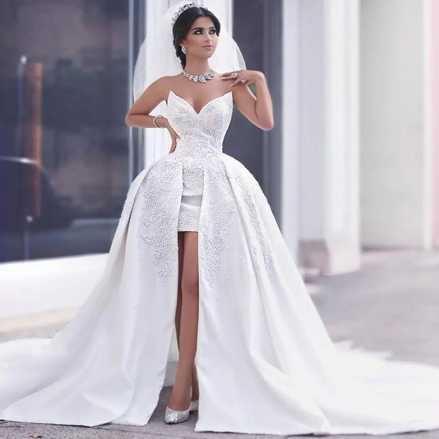 Vestido de novia Vintage de dos piezas con cuello en V, traje Sexy de encaje de longitud corta, Espalda descubierta, cremallera hinchada, tren desmontable