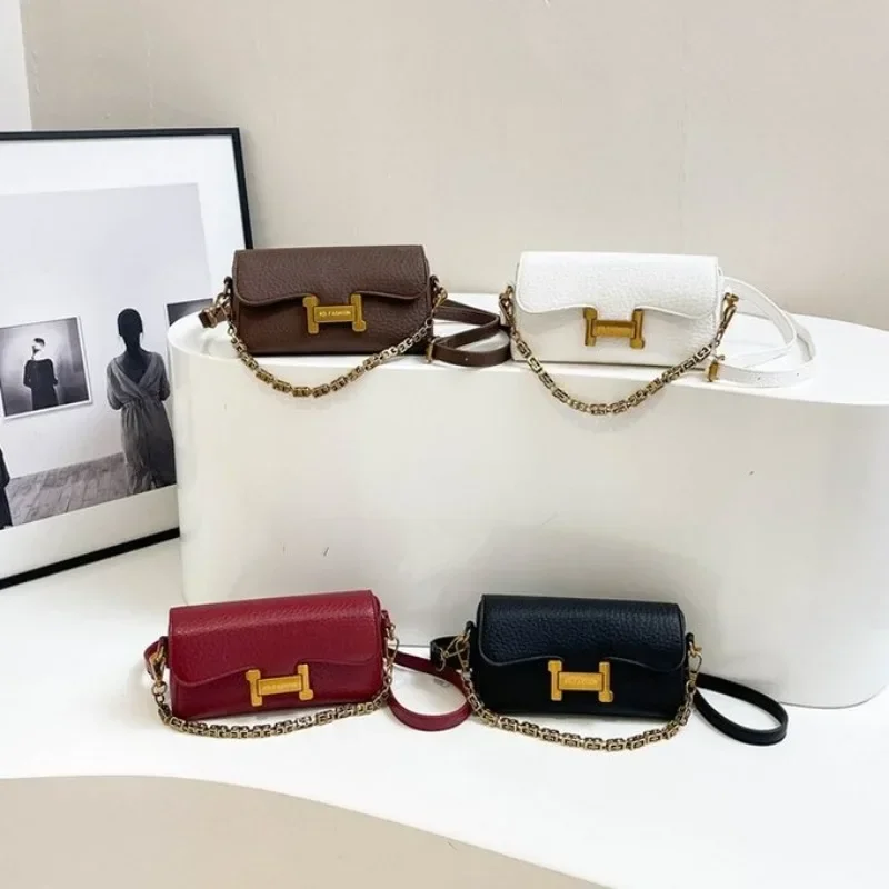 

Famous Designer Leather Tote Bags For Ladies Elegant And Popular Women Handbag With Shoulder Carry Option Stylish