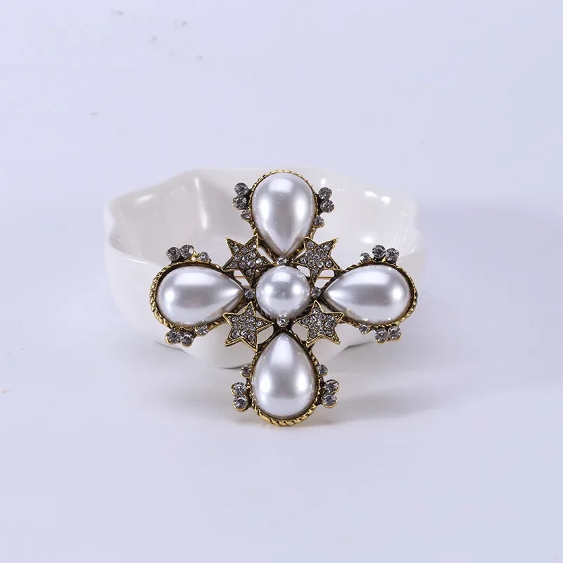 Baroque Pearl Rhinestone Brooches Pins For Women Lady Luxury Exquitsite Wedding Party Corsage Pins