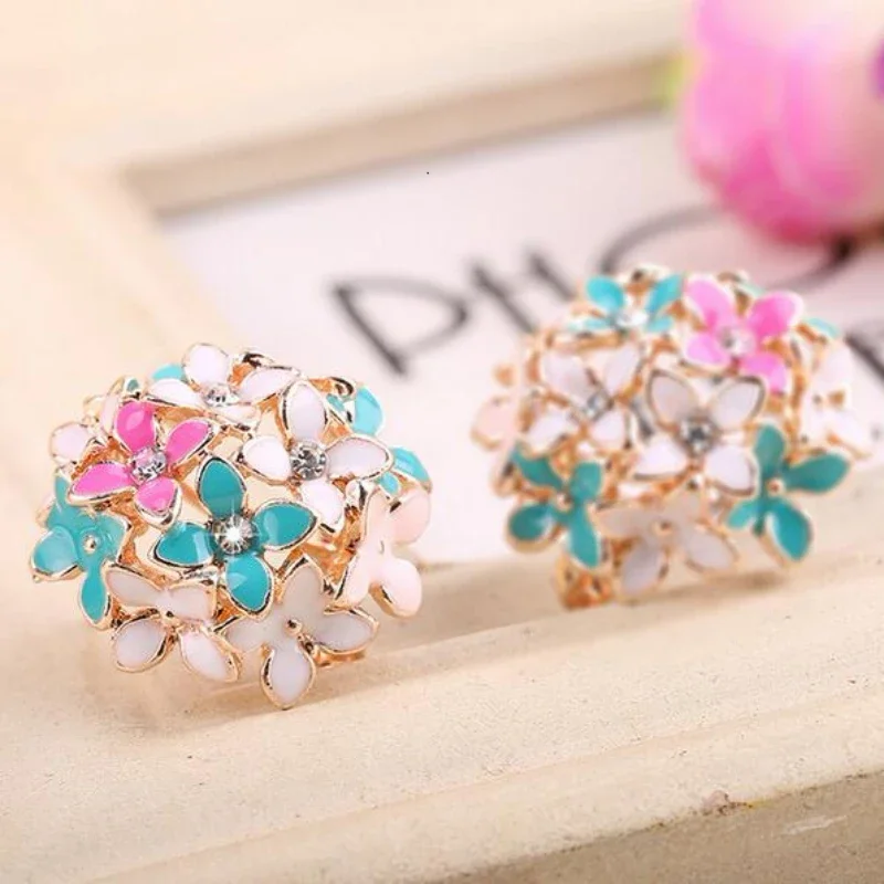 2022 Fashion Cute Alloy Stud Earrings for Women Boucle Crystal Flower Pendientes Mujer Jewelry Aretes De Mujer сережки