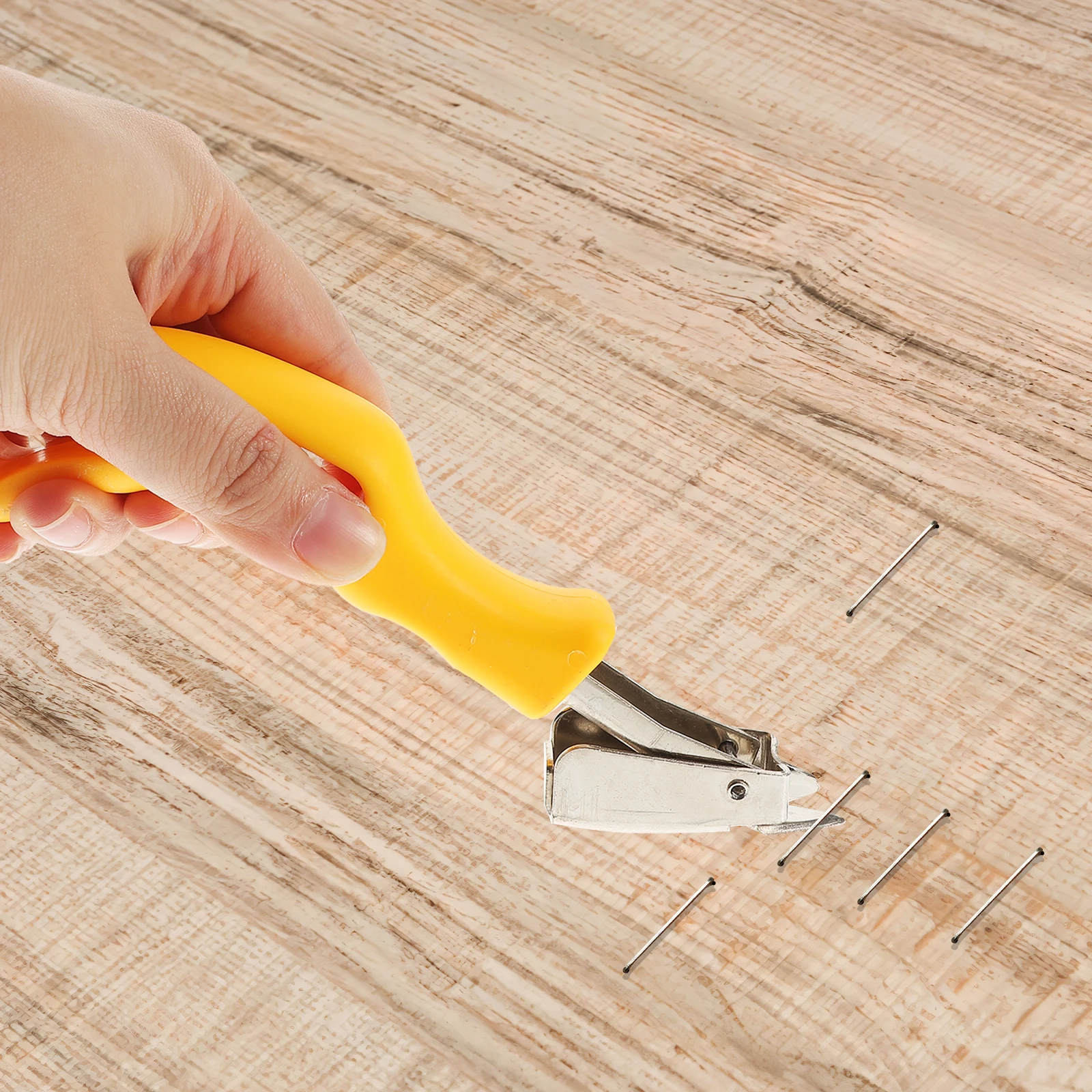 

2Pcs Heavy Duty Staple Remover Tools Upholstery Tack Pullers Metal Extractor Furniture Carpet Upholstery Supplies