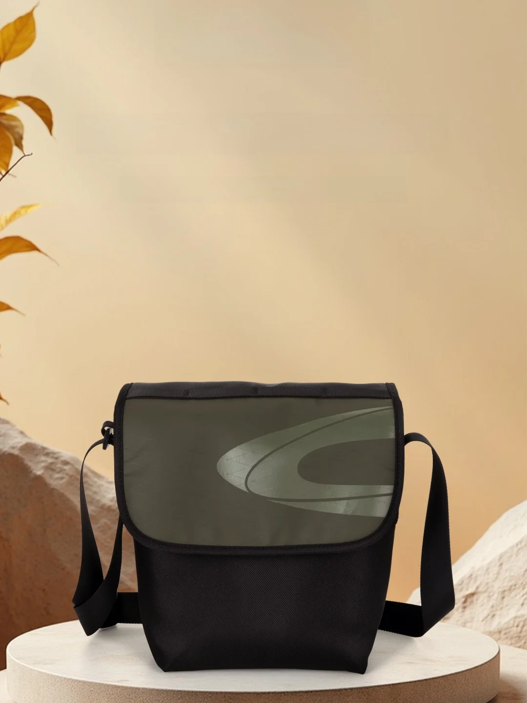 dynamic-outdoor-cycling-waterproof-portable-fashionable-camel-crossbody-bag-casual-sporty-style-polyester-reusable-material