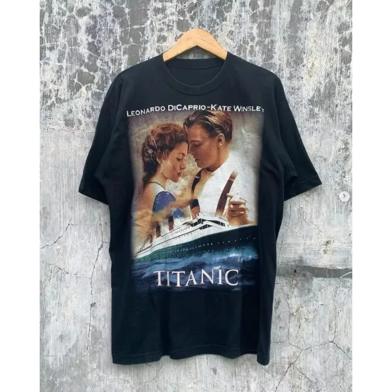 camiseta-de-homenagem-ao-filme-titanic-camiseta-para-fas-do-filme-titanic-design-estetico-y2k-adequada-para-todas-as-estacoes-camiseta-unissex