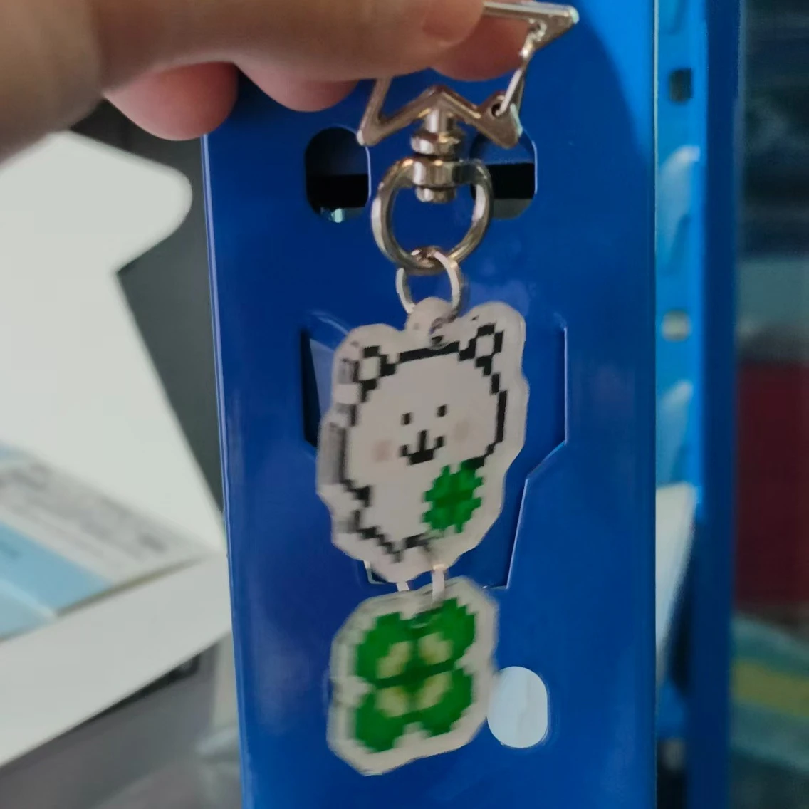 Kawaii Pixel Joke Bear Connected Keyring White Cartoon Bear Lucky Clover Acrylic Chain Pendant Sweet Trendy Small Bag Accessory view 3