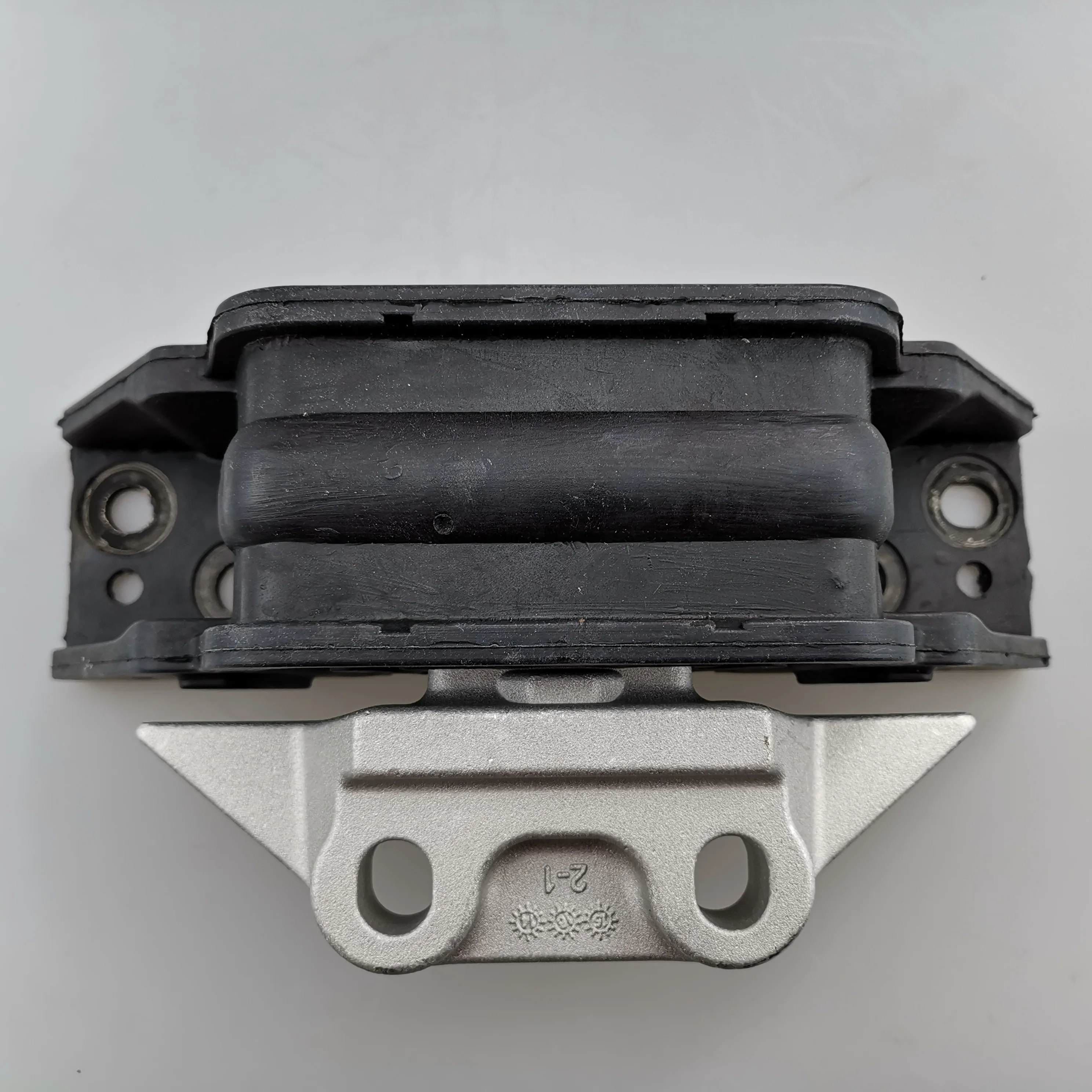 SAIC MAXUS V80 Engine Mount C00015460