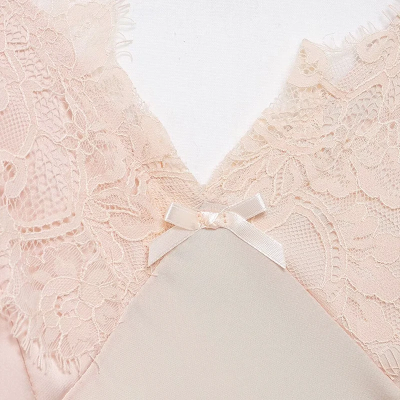 ชุดเดรสผู้หญิง 2025 แฟชั่นใหม่ เซ็กซี่ ผ้าซาติน แต่งผ้าลูกไม้ ชุดเดรสสายเดี่ยวสำหรับผู้หญิง ดีไซน์เก๋ไม่ซ้ำใคร ชุดมินิเดรสผู้หญิง