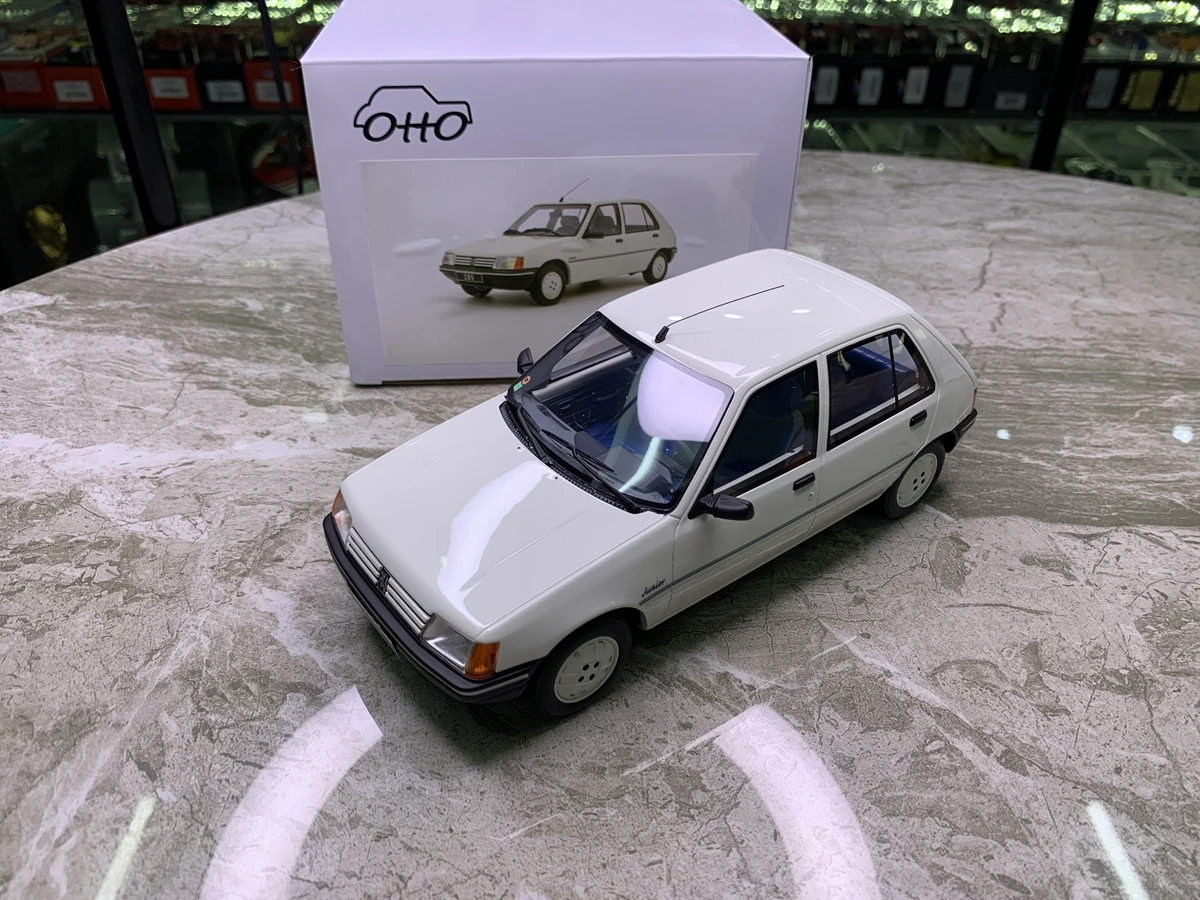 OTTO 1:18 PEUGEOT 205 JUNIOR WHITE 1988 OT463 coche de resina modelo colección regalo