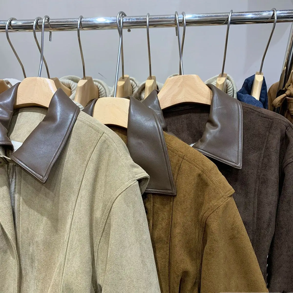 새로운 가을 겨울 여성용 인조 스웨이드 재킷 퍼 칼라 플리스 안감 따뜻한 코트 캐주얼 두꺼운 재킷 탑