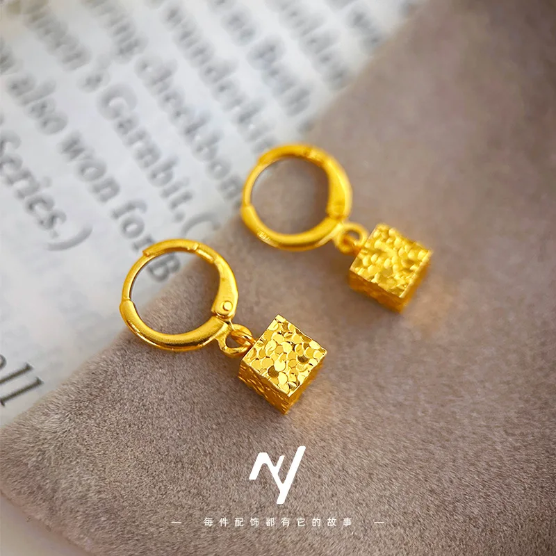 French light luxury burst flash broken ice  small sugar earrings earrings 9999gold