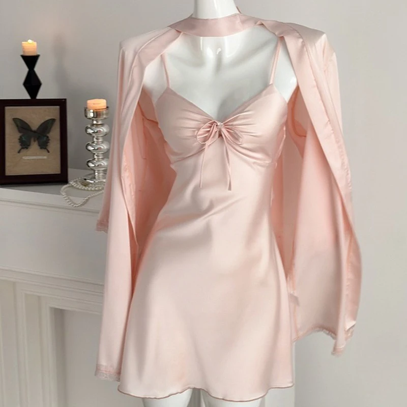 

Новая сексуальная женская ночная сорочка из ледяного шелка с подкладками для груди, модная, удобная, на бретельках, с кружевной отделкой, лето 2026