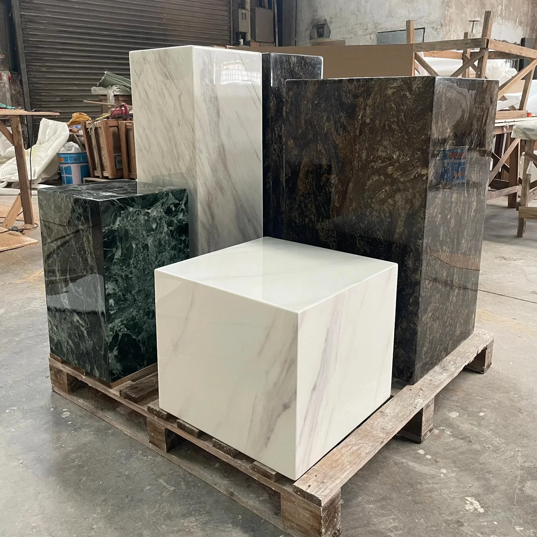 Adorno de mármol natural.