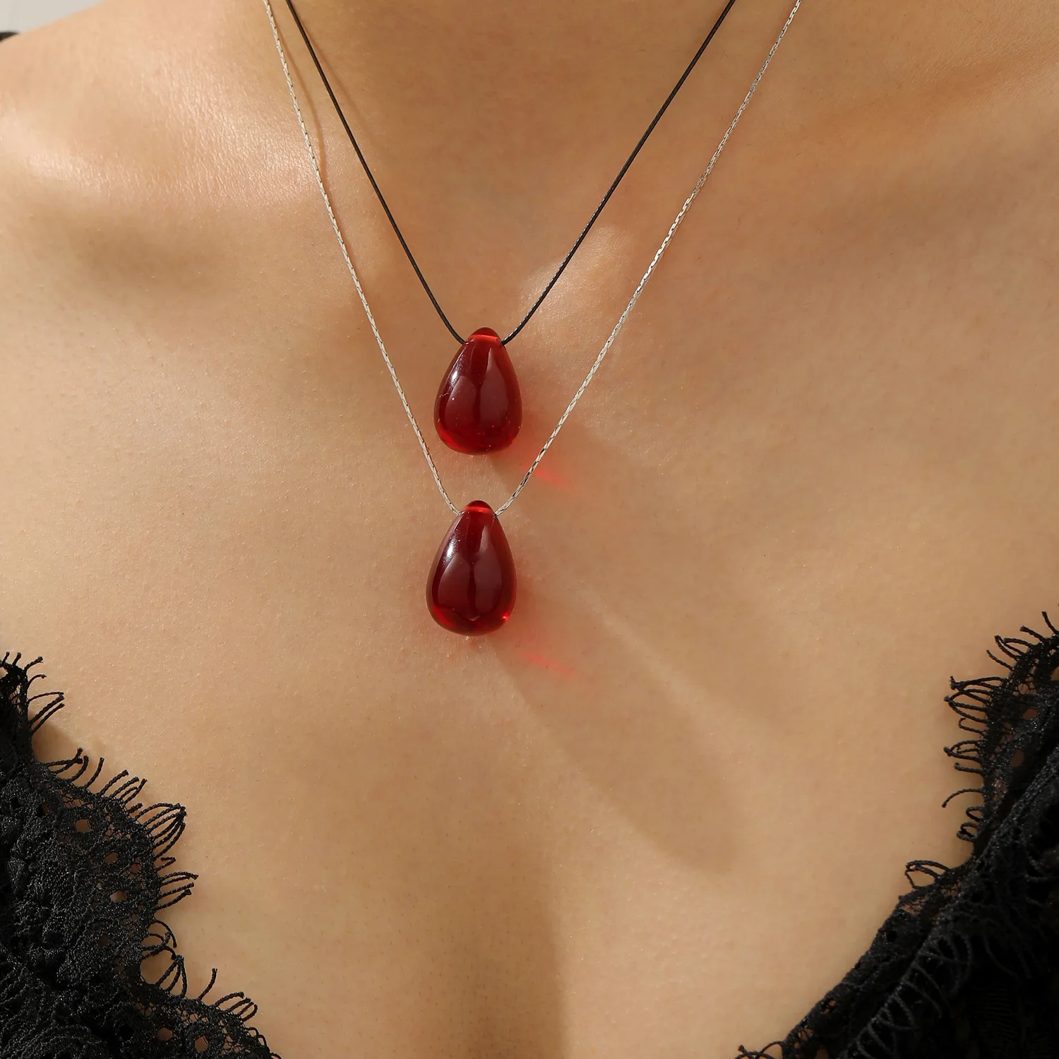 Fashion Red Water Drop Pendant Necklace For Women Jewelry 2026 Trending New Luxury Women's Necklaces Colar Kolye Colares Collier