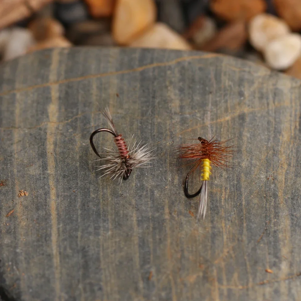 5 Stück/6 Stück # 20 Hahnentritt-Feder Mayfly Haken ohne Widerhaken CDC Feder Trockenfliege Künstlicher Insektenköder Forellen- und Fischgrälfischerköder – Detail 3