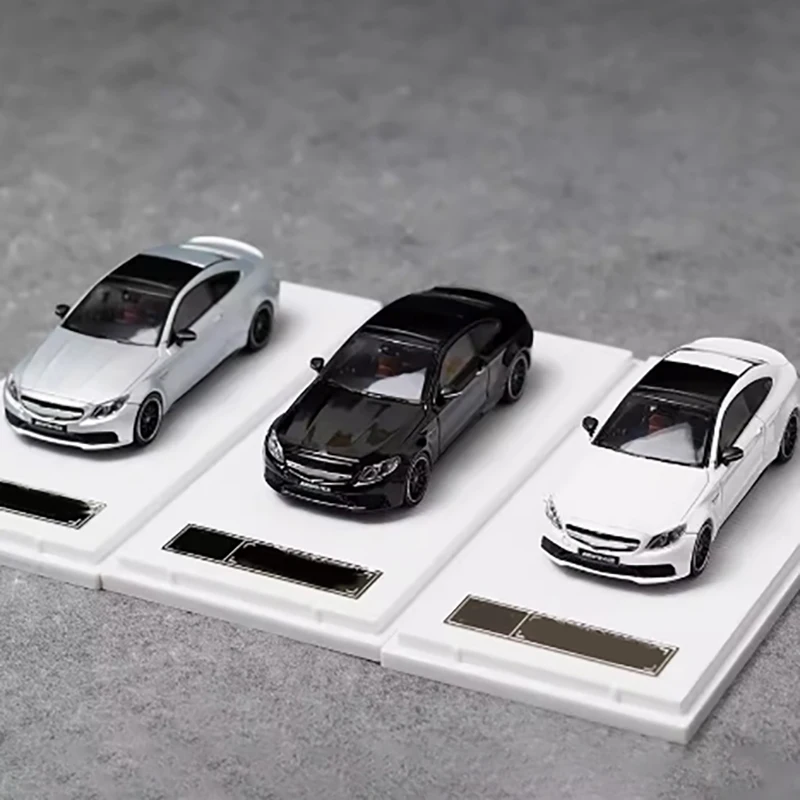 

Diecast 1/64 Scale C63S Coupe Model Simulation Alloy Car Model Static Display Collectible Souvenir Decoration Toy Gift