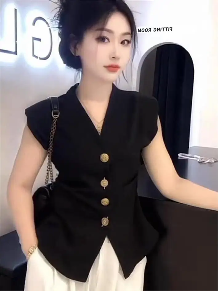 

Retro V-Neck Short Sleeve Women's Shirt Slimming Design Sensation Small Audience Waist-Cinching Versatile Top for Summer 2025