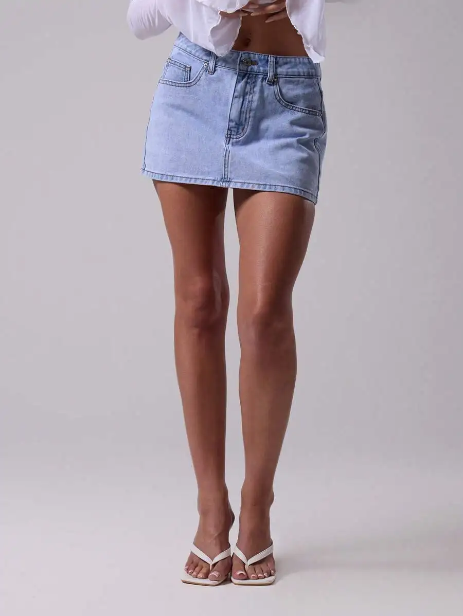 ミッドライズコントラストステッチデニムミニスカート（ストリートウェア＆カジュアルコーデ向け）