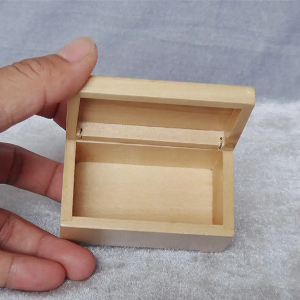 

Mini Wood Treasure Chest 1:12 Scale for Dollhouse Miniature Decoration Realistic Lifelike Detail Premium Craftsmanship Mini