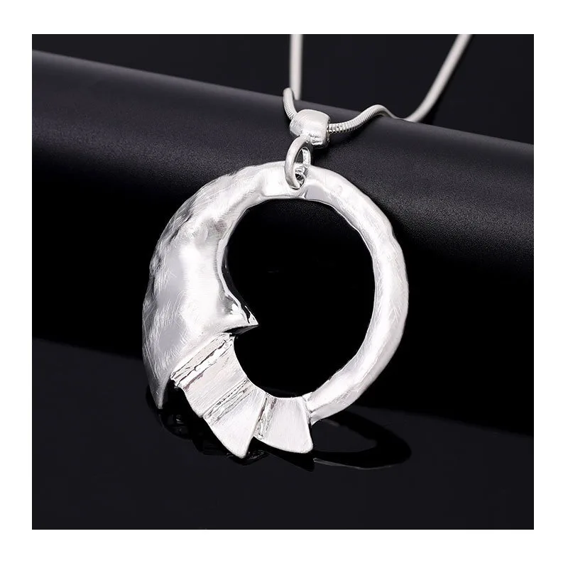 

New Women's Fashion Necklace, Long Metal High-end Simple Sweater Chain Wind Necklace