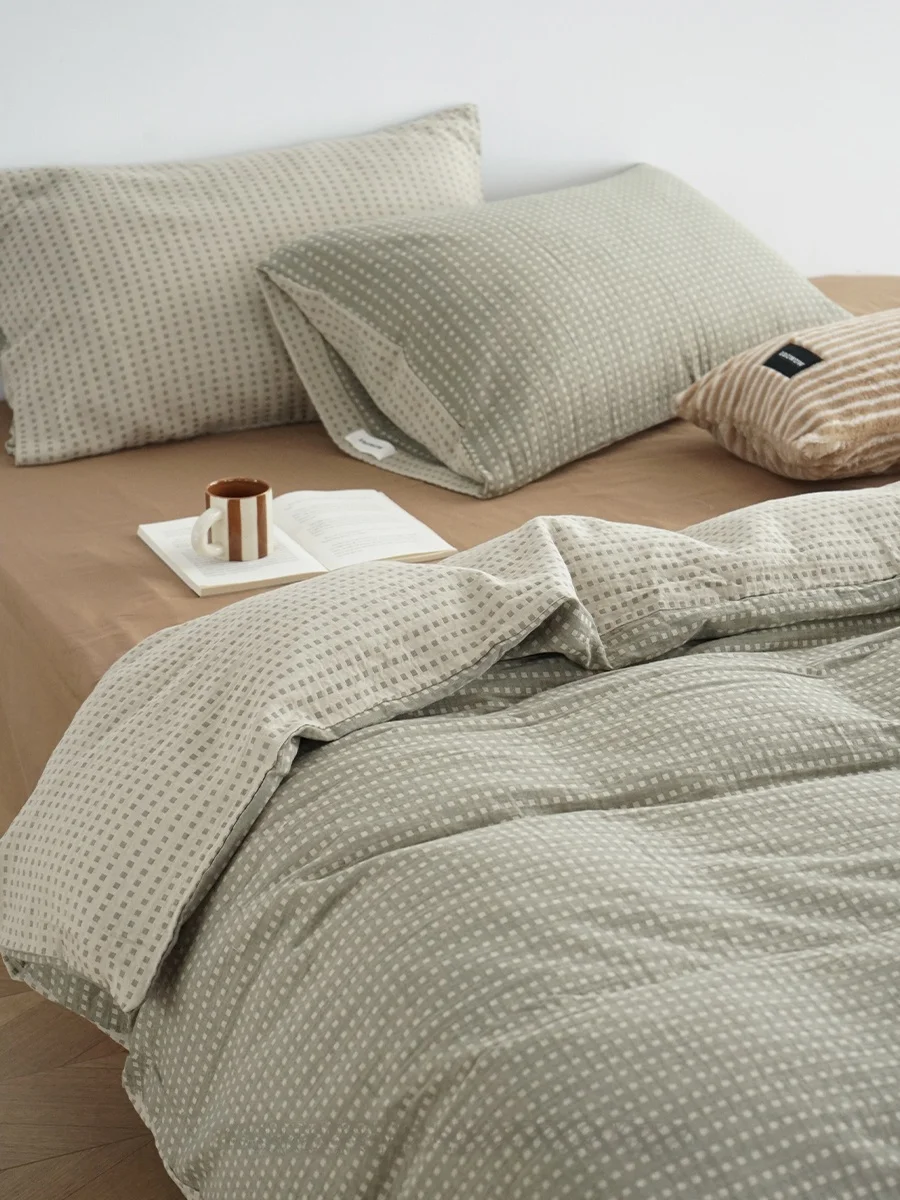 

Ultra Comfortable 4-Piece Set Zwow Retro Japanese Small Grid Double Layered Pure Cotton Colored Weave Bedding Set from China