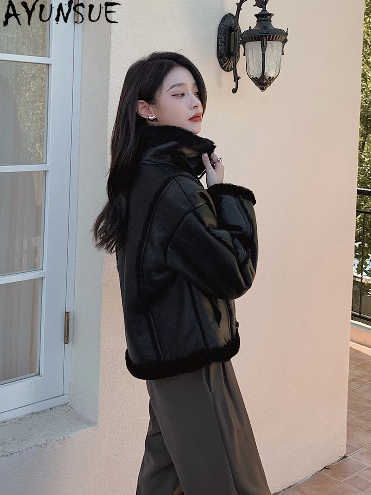 AYUNSUE 2025 سترة شتوية شيرلينغ للسيدات موضة قصيرة 100% سترات من الصوف الطبيعي لملابس النساء جودة عالية Abrigo Mujer