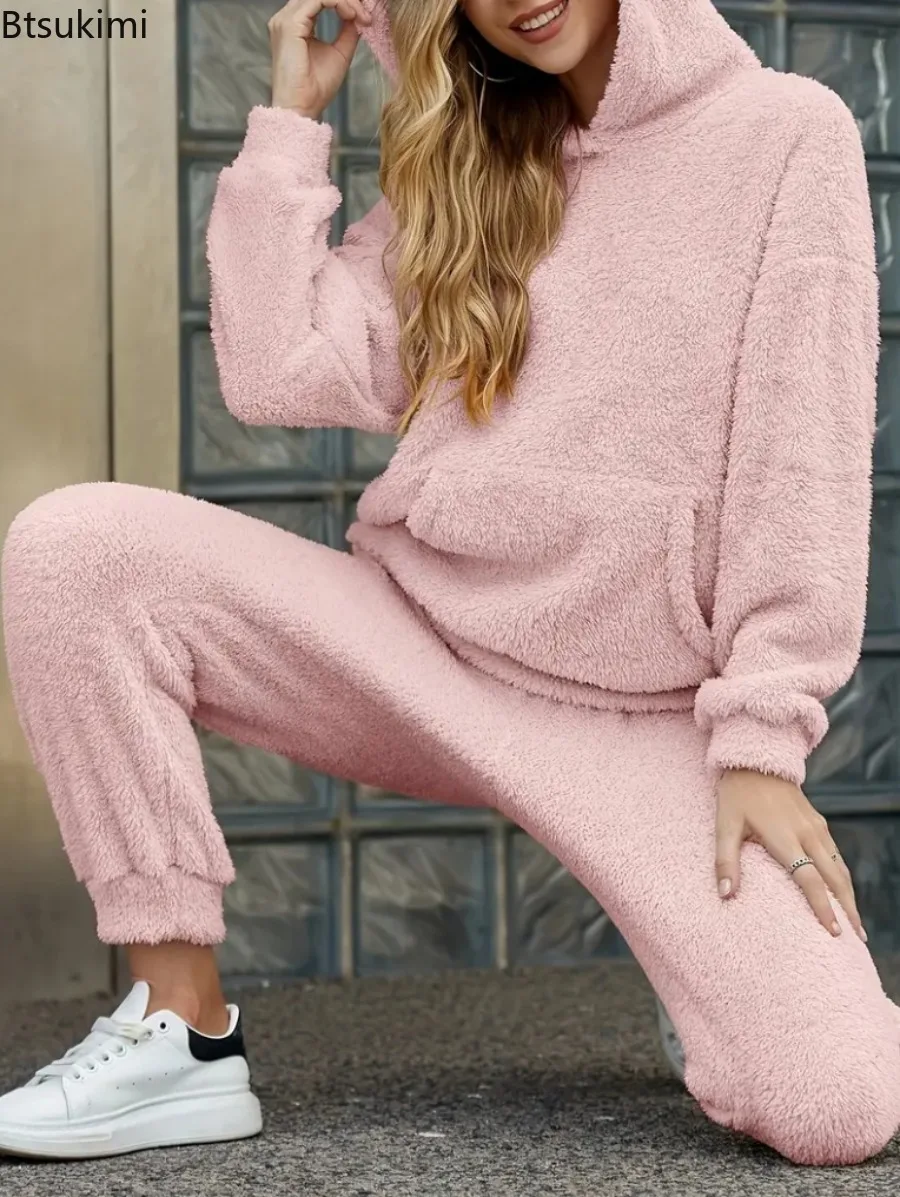 แฟชั่นฤดูใบไม้ร่วงฤดูหนาวปี 2025 ชุดเซ็ท 2 ชิ้น เสื้อฮู้ดลำลองสำหรับผู้หญิง กางเกงขายาวผ้าขนนุ่ม อุ่นสบาย เหมาะสำหรับฤดูหนาว