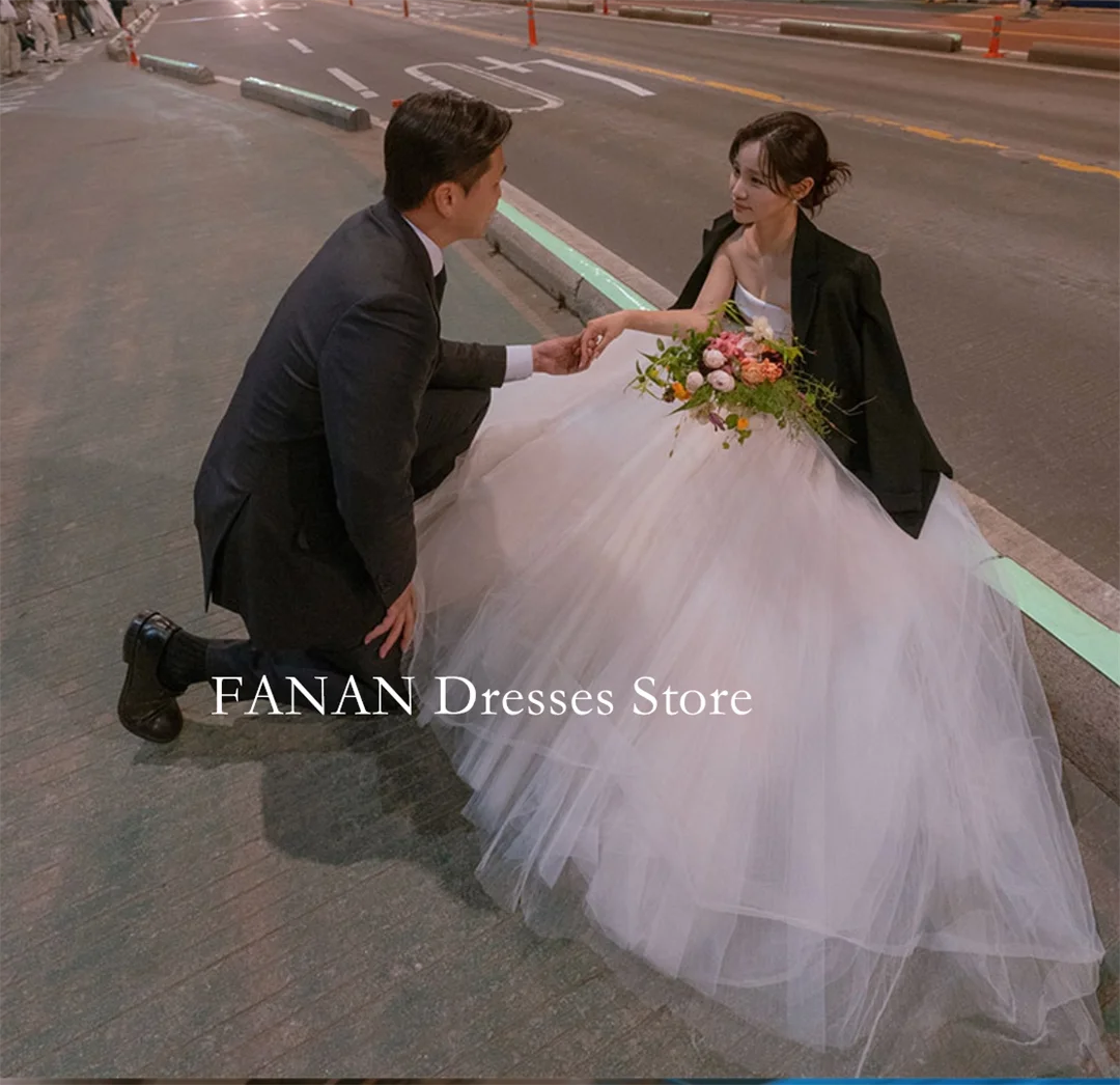 FANAN Korea Strapless Wedding Dresses 웨딩드레스 Sleeveless A-Line Lace-up Tulle Mordern Style Custom Made Bride Gowns Plus Size