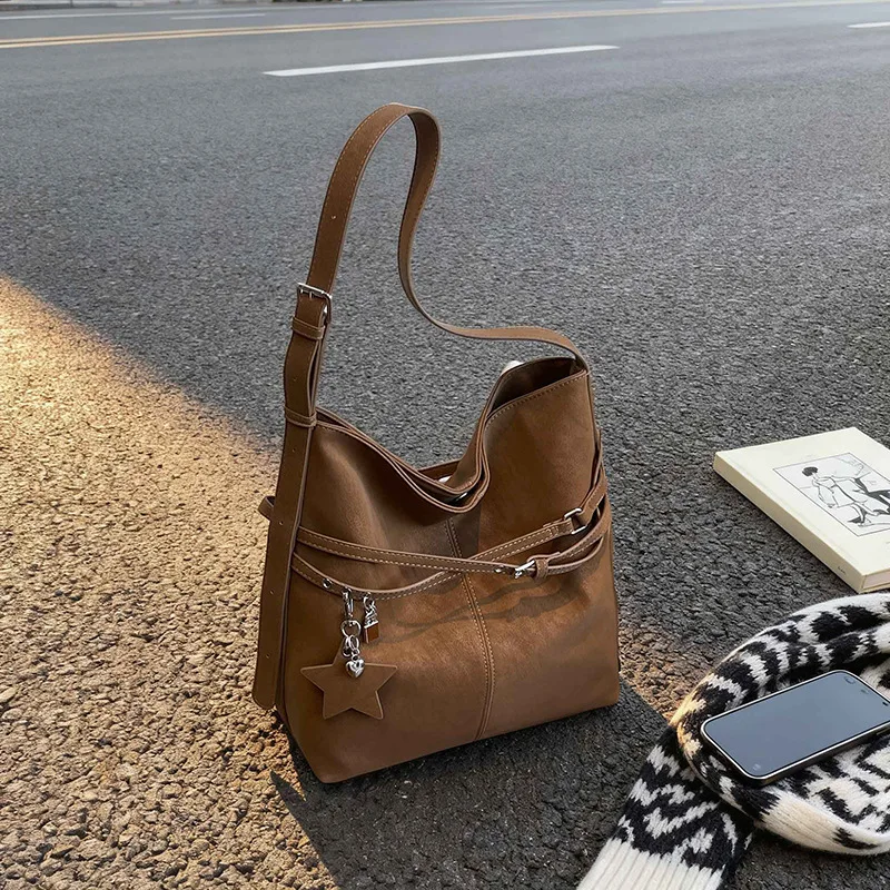 

2025 Winter Matte Tote Bag, Solid Color Shoulder Bucket Purse, Women's Spacious Vintage Crossbody, Casual Day to Night Bag
