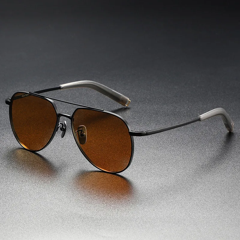 New Color Changing Polarized Glasses, Sunglasses, Pure Titanium Frame Minimalist and Fashionable Men\'s Sunglasses Classic Style