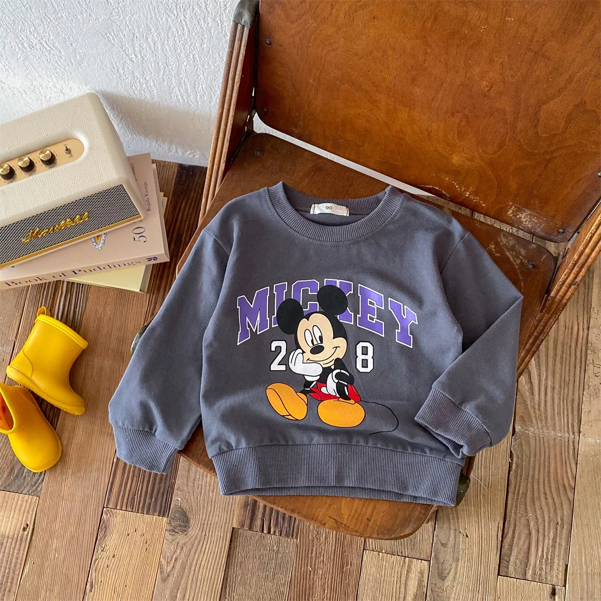 Moda nadruk kreskówkowy dzieci bluzy z kapturem Crewneck Boys Baby dziewczyny z długim rękawem topy luźne Disney odzież dla dzieci jesienne bluzy