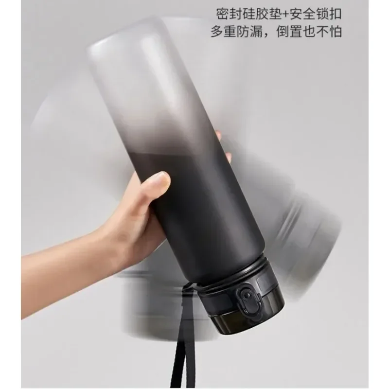 زجاجة مياه شفافة رياضية من نجم كرة القدم رونالدوس سعة 800 مل، زجاجة شرب شفافة مضادة للتسرب للسفر في صالة الألعاب الرياضية، زجاجة بلوري