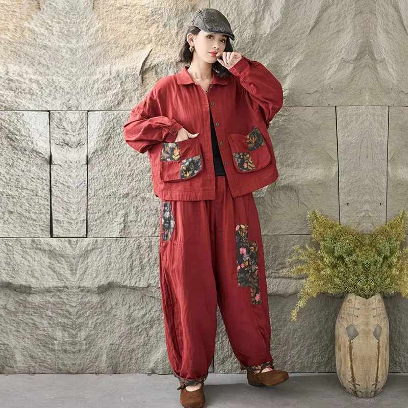 

Весенне-осенний костюм 2026: Новое ретро-пальто из хлопка и льна с принтом и вставками, а также повседневные брюки-шаровары больших размеров с эластичной талией