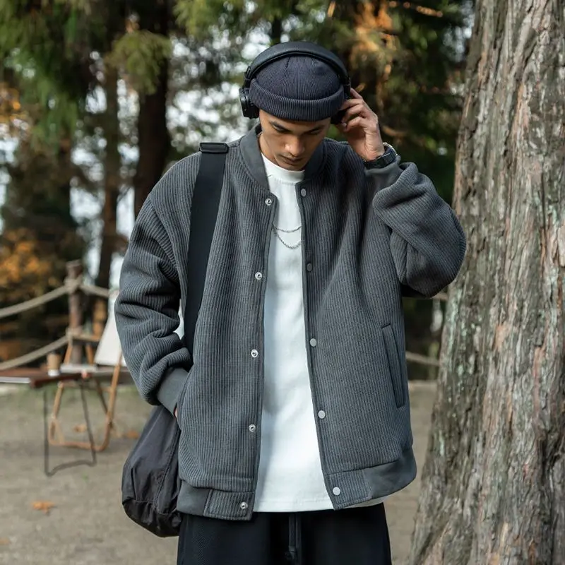 

Мужская куртка-дождевик оверсайз свободного кроя для максимального комфорта и свободы движений в стиле Y2K Streetwear