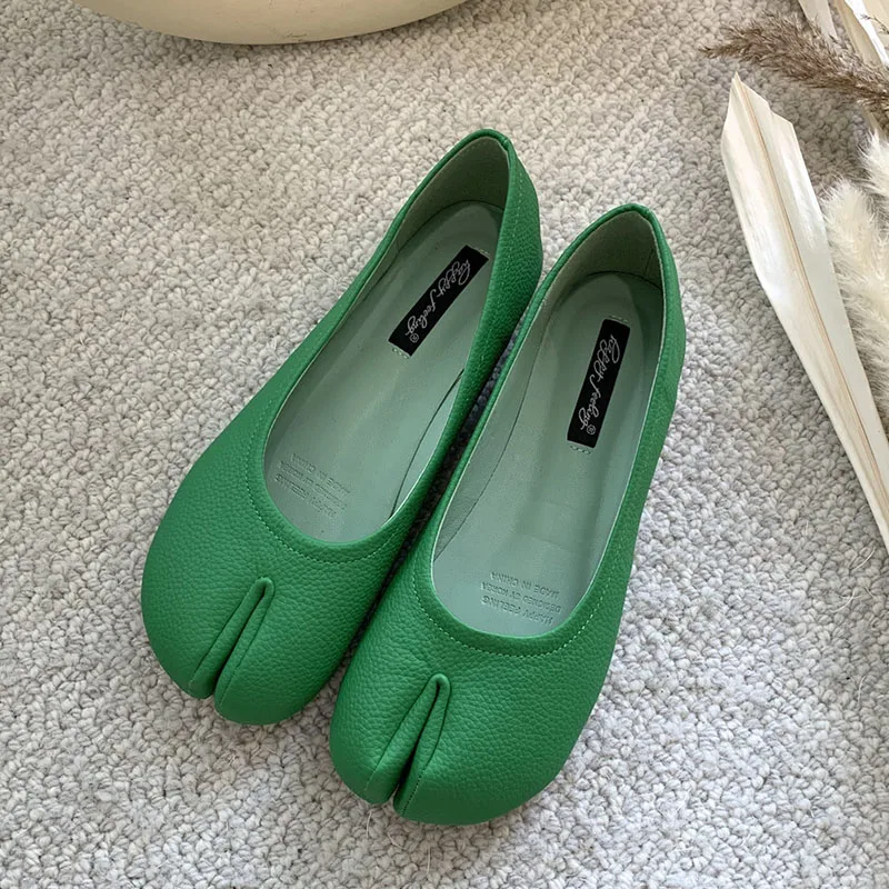 Vrouwen Flats Tabi Ninja Schoenen Vrouw Dames Microfiber Lederen Comfy Flats Split Teen Slippers Zachte Bodem Loafers Effen Korte La