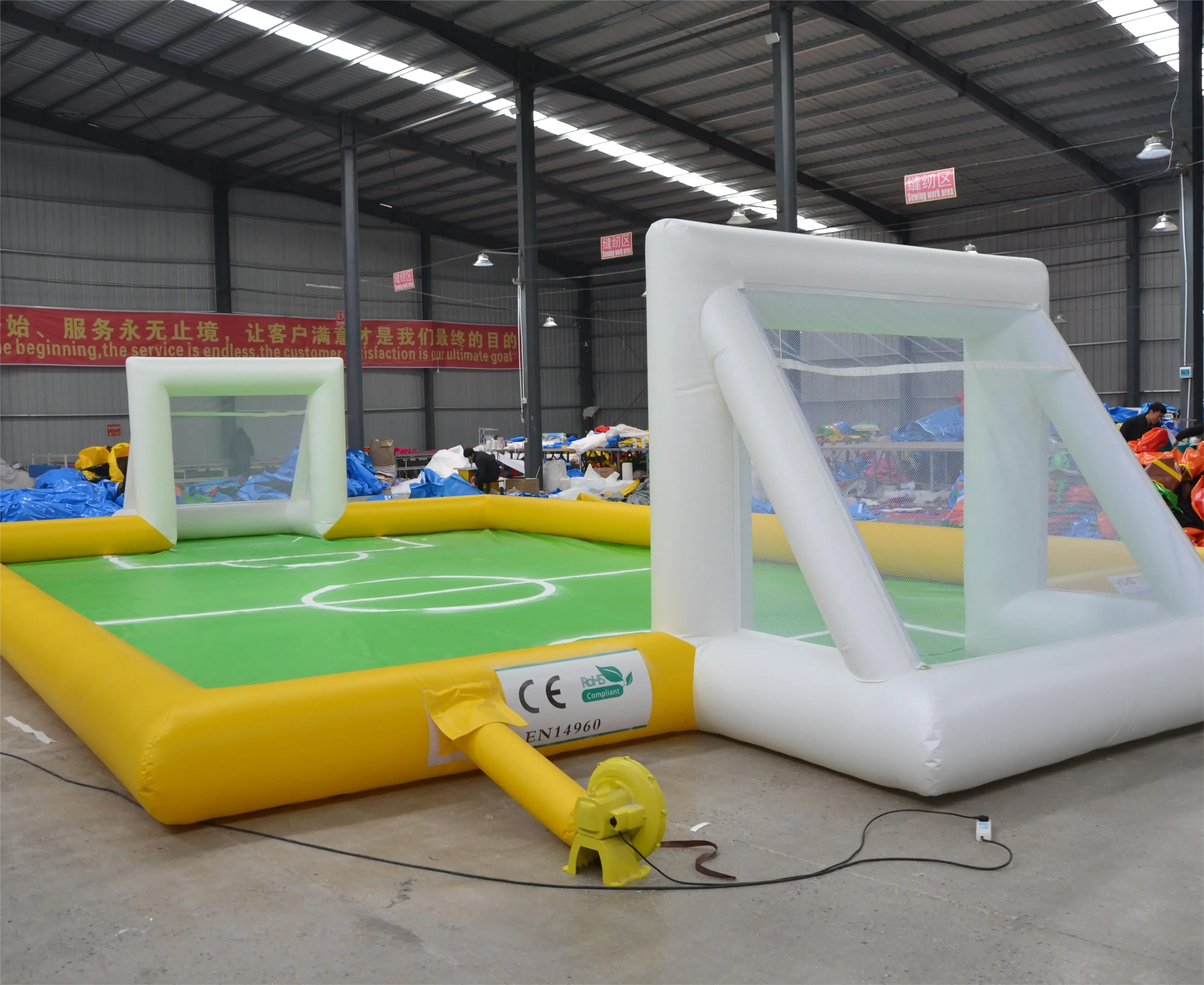 Outdoor Commercial Custom Large Team Sports Sports Inflatable Game Football Field With Blower For Sale