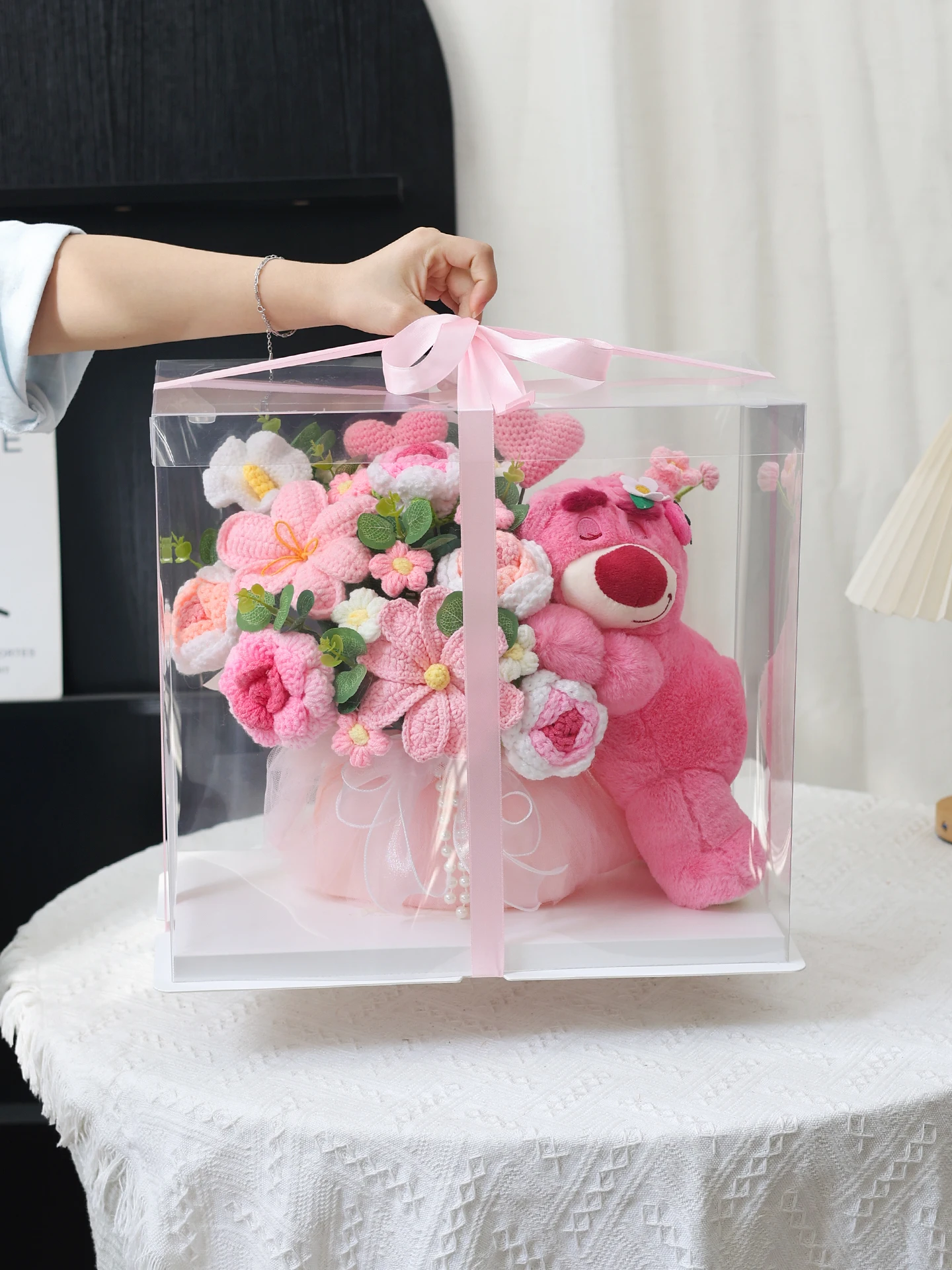 

Knitted Woolen Rose Bouquet Bear Birthday Vntine's Day Gift High-end Gift Box e Girlfriend Romantic Sle Home Decor