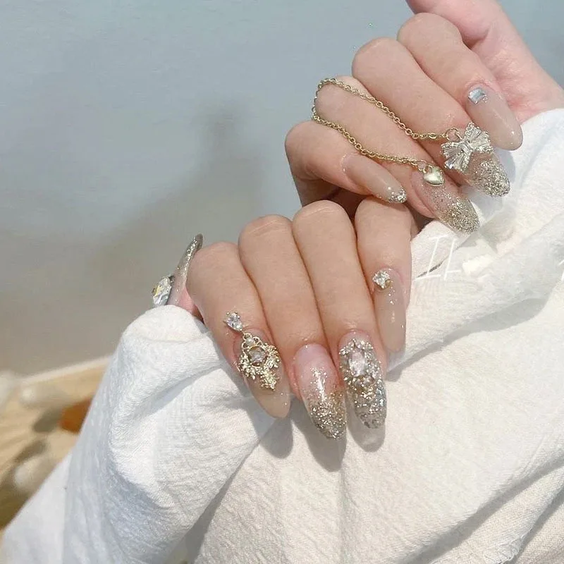 Nagelkunst-Schmuck mit Strass & Zirkonia, Perlenanhänger, Knoten-, Blumen- & Herzdesigns, Trendiges Influencer-Style Nagelzubehör