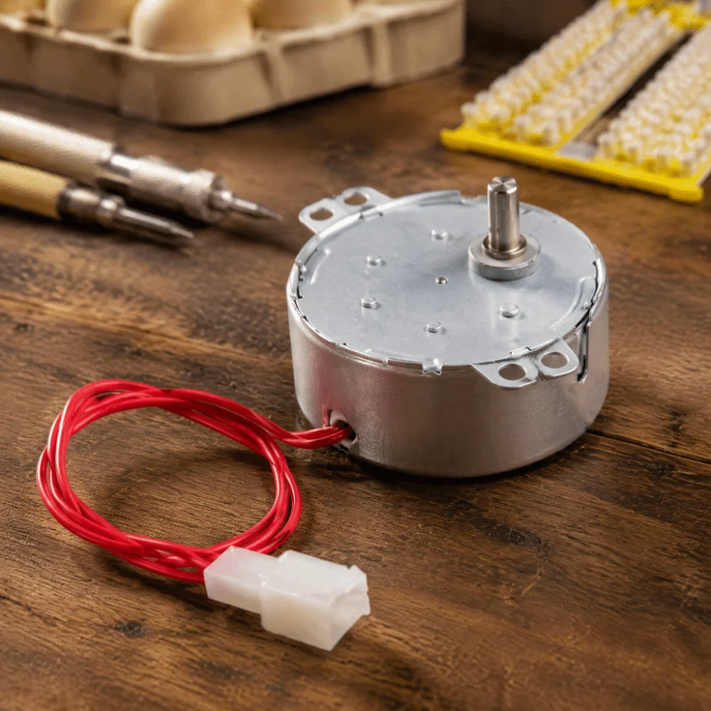 Iron Automatic Incubator Motor Silver 110V Voltage Egg Turning Motor 4W Power Stable Performance Mini Incubator Motor Farm Use