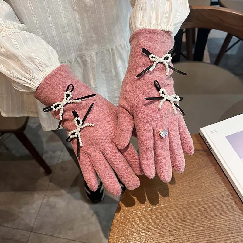 Xiaoxiangfeng Double-layer Pearl Bow Gloves With Temperament Cashmere Split Finger and Thickened Warm Riding Touch Screen Gloves