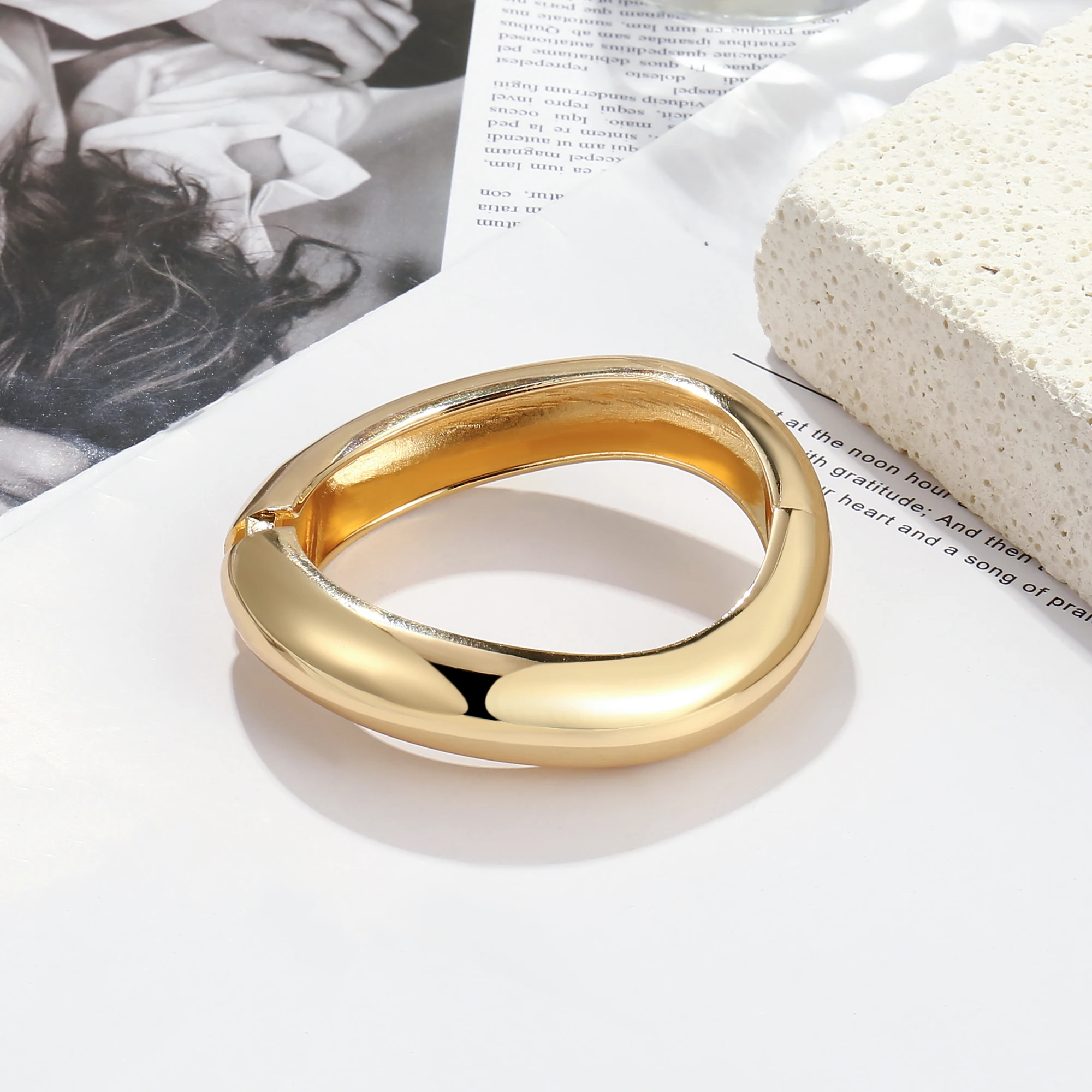 Badu Vintage Irregular Wide Metal Chunky Cuff Bangle Bracelets For Women Minimalist Hinged Arm Wrist Jewelry Gifts image 3