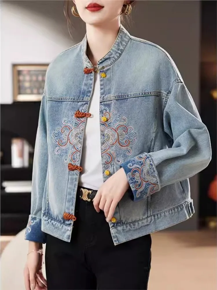 Nouveau chinois Sle brodé boutonné Denim Jaet femmes petite taille printemps 2025 Design sens couche de finition Jaet