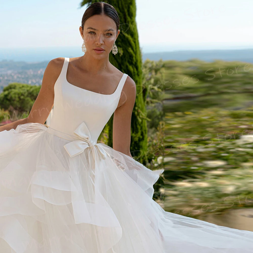 Robes de mariée à col carré A-ligne pour femmes, bretelles spaghetti charmantes, robe à plusieurs niveaux dos nu, à la mode et éducative