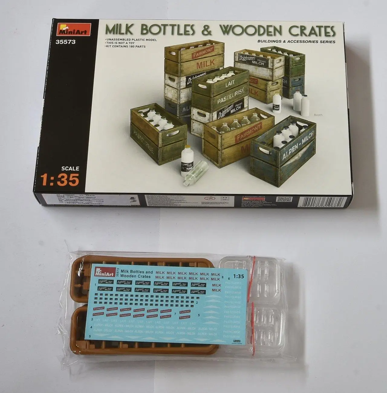 MiniArt 35573 1/35 Scale Milk Bottles & Wooden Crates  Model Kit