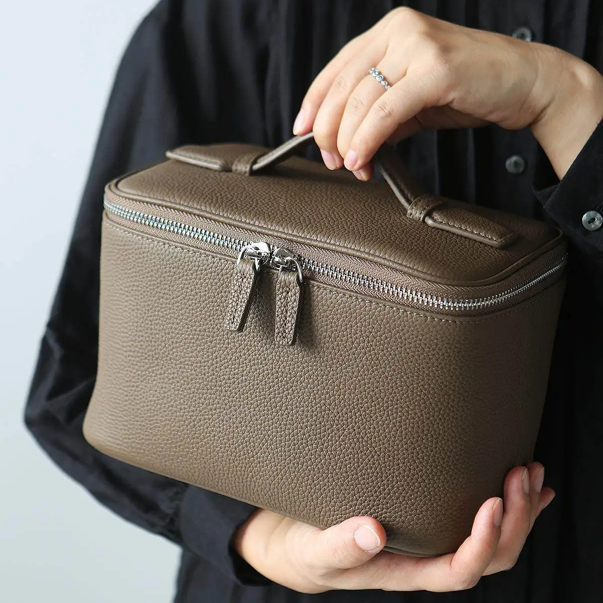 borsa-per-trucchi-aidrani-da-donna-realizzata-in-vera-pelle-di-vacchetta-con-grande-capacita-custodia-per-cosmetici-in-pelle-pochette-organizer-da-viaggio-con-specchio-ideale-per-l’uso-quotidiano