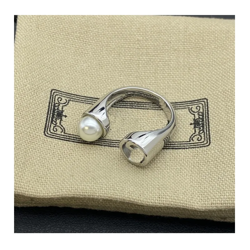 

Новое женское кольцо с жемчугом и буквами, легкое, роскошное, нишевое, высококачественное, в стиле Seiko