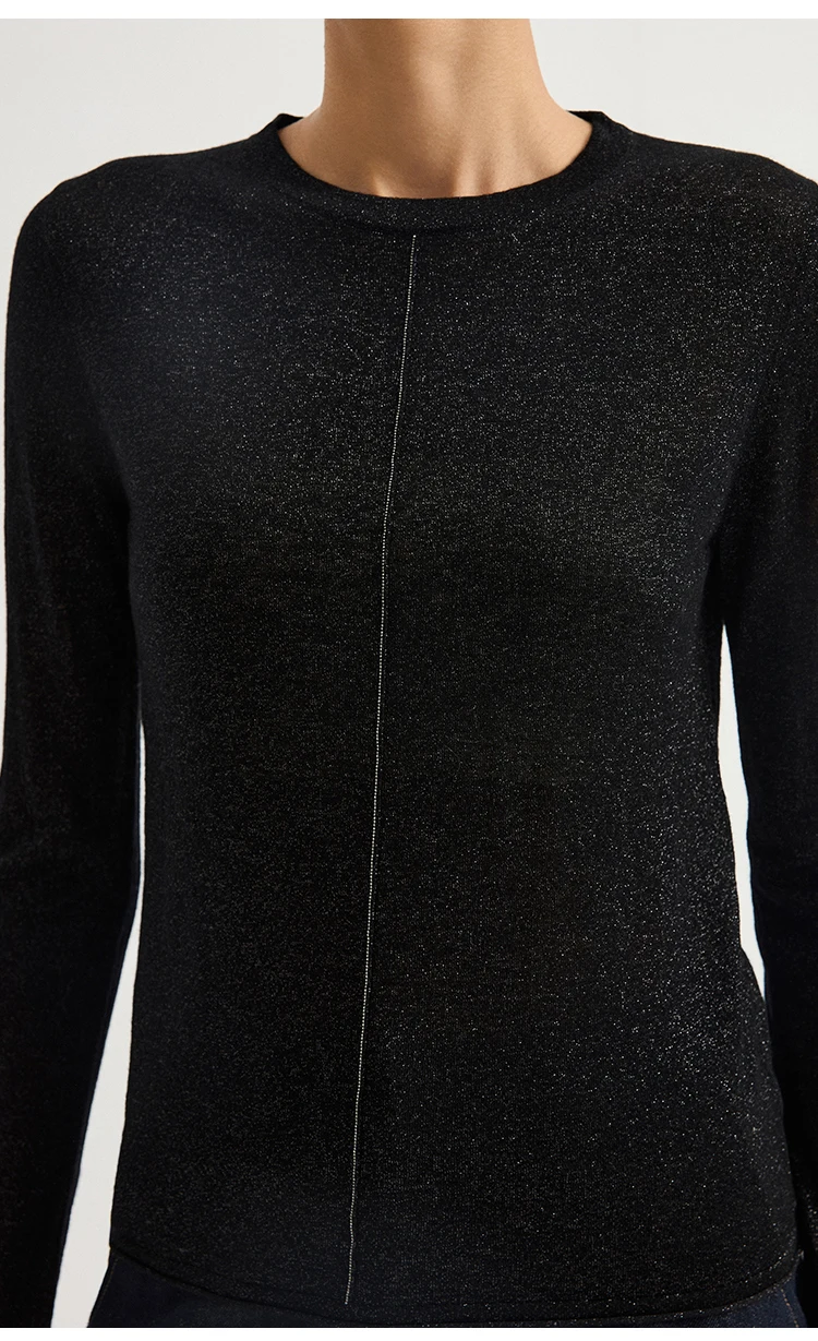 BY3621712 Damen-Pullover mit Rundhalsausschnitt aus Wollmischung mit Lurex-Strick, langen Ärmeln, zentralem Kettenverschluss vorne, schmaler Passform und metallischem Glanz für den frühen Herbst. – Detail 4