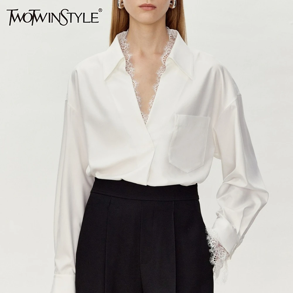 

TWOTWINSTYLE, белая кружевная минималистичная рубашка, женская рубашка с лацканами и длинными рукавами, свободный дизайн, женские рубашки, осенняя мода, новинка